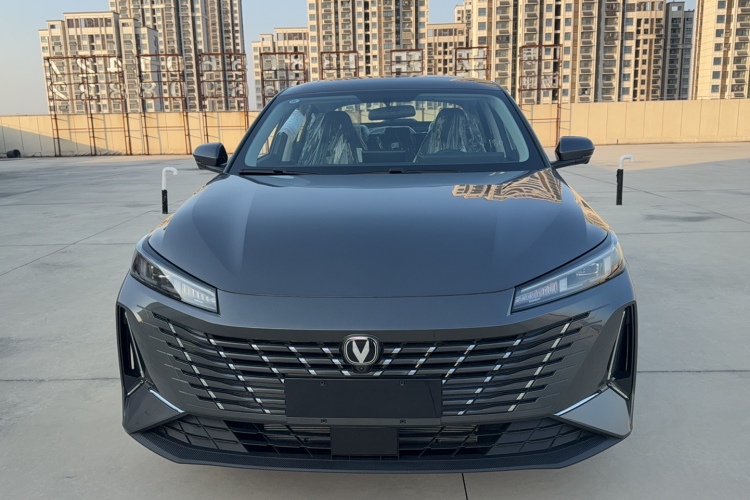 长安 逸动 2025款 蓝鲸 1.5T 500Bar尊贵型车身外观6001