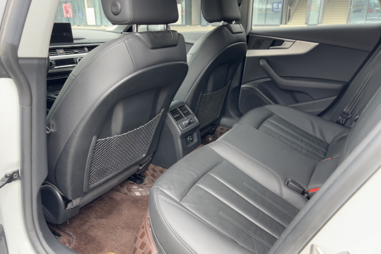 奥迪A5 2019款 Sportback 40 TFSI 时尚型中控内饰7003