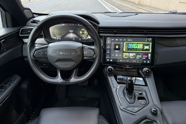 领克01 2021款 2.0TD 四驱劲Halo中控内饰7012