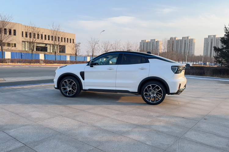 领克05 2020款 2.0TD 两驱耀Halo车身外观6004