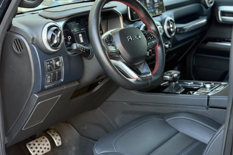 北京BJ40 2024款 2.0T 城市猎人荣耀版中控内饰7003