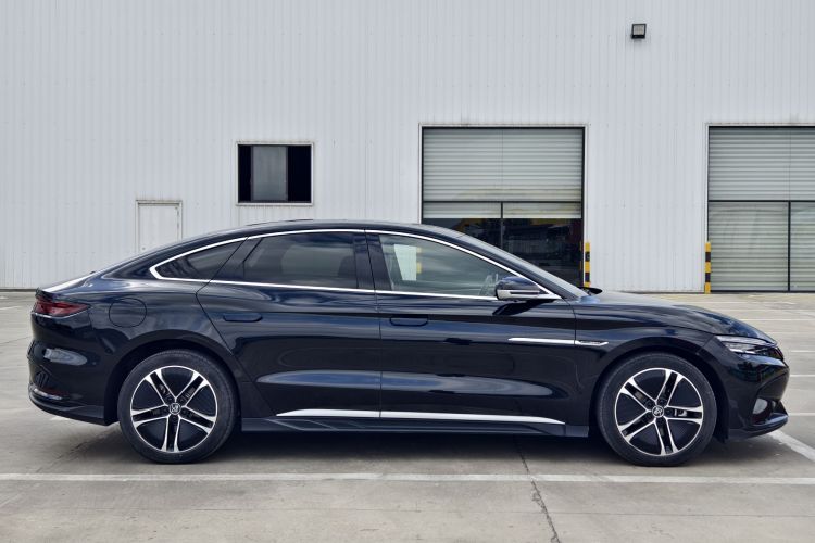 比亚迪 汉 2023款 EV 冠军版 605KM前驱尊贵型车身外观6008