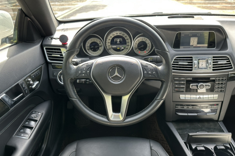 奔驰E级(进口) 2014款 E 200 轿跑版中控内饰7005