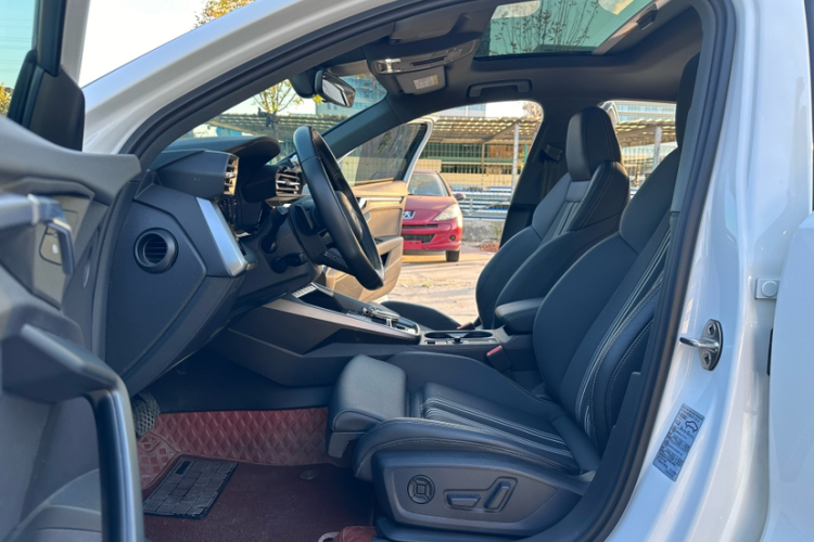 奥迪A3 2023款 改款 Sportback 35 TFSI 时尚运动型中控内饰7002