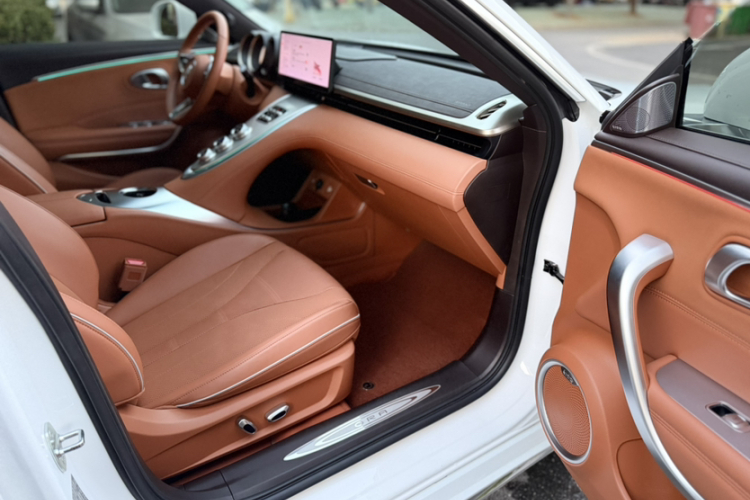 欧拉闪电猫 2022款 555km 尊贵版中控内饰7004