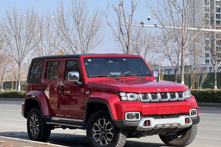 北京BJ40 2023款 2.0T 自动四驱城市猎人版侠客型车身外观6004