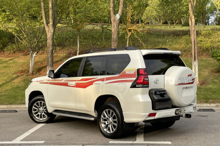 丰田 普拉多 2019款 3.5L 自动TX-L尊享版后挂备胎车身外观6003