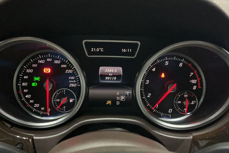 奔驰GLS 2017款 GLS 400 4MATIC动感型中控内饰15