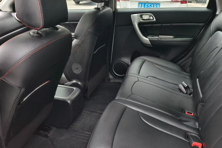 哈弗H6 2017款 经典版 1.5T 自动两驱精英型中控内饰7003