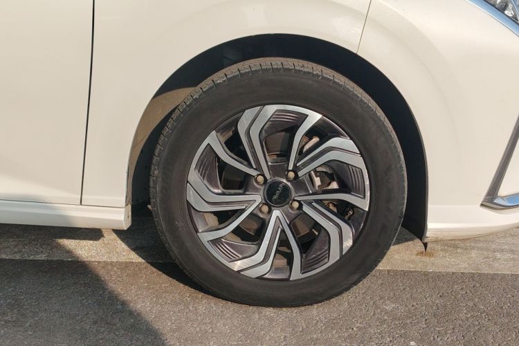 东风风神 奕炫 2021款 230T 自动追风版车身外观6004