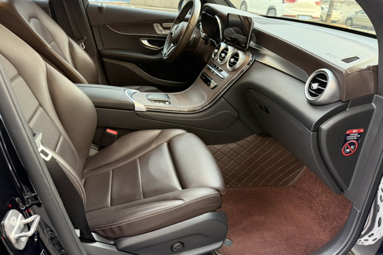 奔驰GLC 2022款 改款 GLC 300 L 4MATIC 动感型中控内饰7001