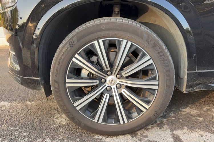 沃尔沃XC90 2023款 B5 智行豪华版 7座车身外观6002