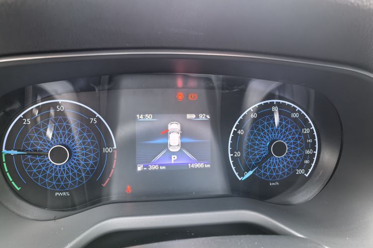 红旗E-QM5 2023款 改款 基础出行版中控内饰15