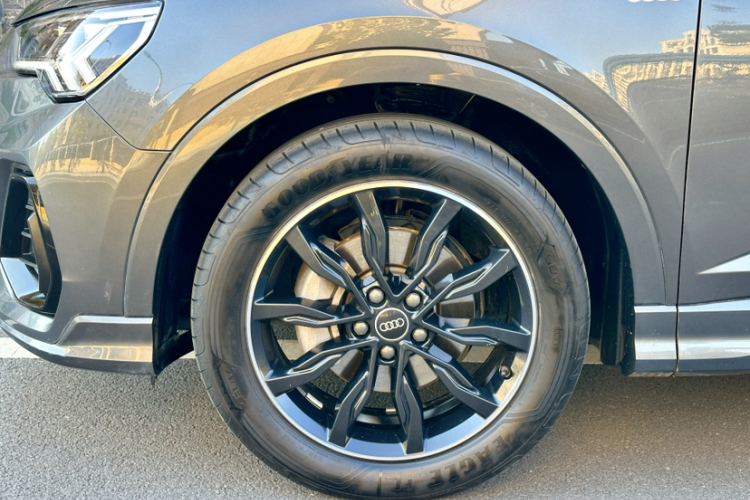 奥迪Q3 Sportback 2021款 40 TFSI 进享人生版车身外观6005