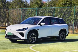 哪吒汽车 哪吒L 2024款 增程 220 PRO＋全家桶