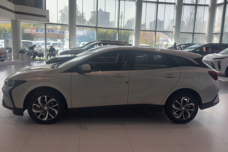 别克 微蓝6 2024款 450km 舒享版 PLUS车身外观6005