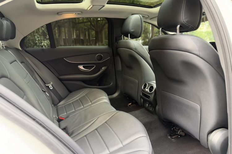 奔驰C级 2021款 C 200 L 时尚型运动版中控内饰7004