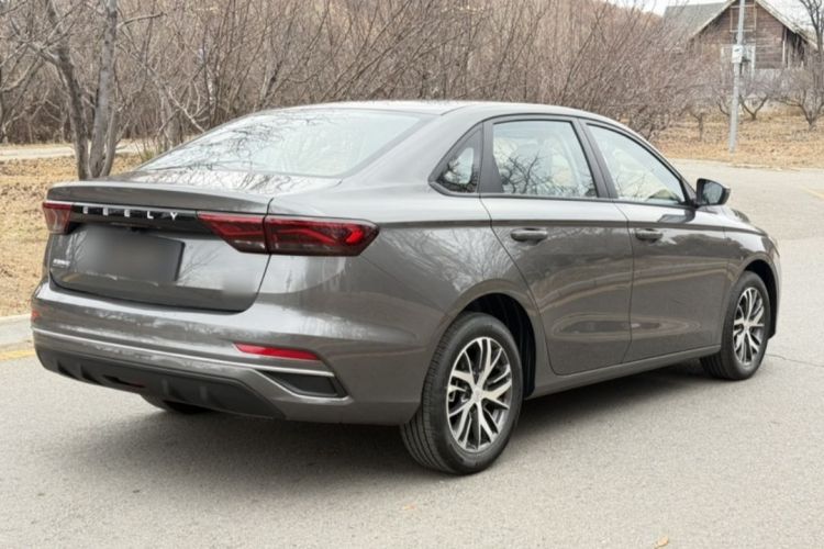 吉利汽车 帝豪 2026款 第4代 400万纪念款 1.5L 手动超越型车身外观6002