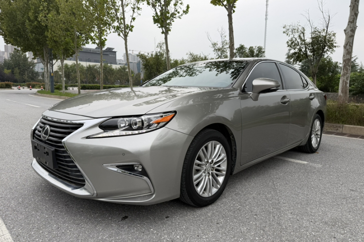 雷克萨斯ES 2015款 250 典雅版车身外观1