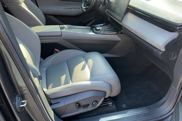 领克08 EM-P 2025款 120km 长续航Pro中控内饰7006