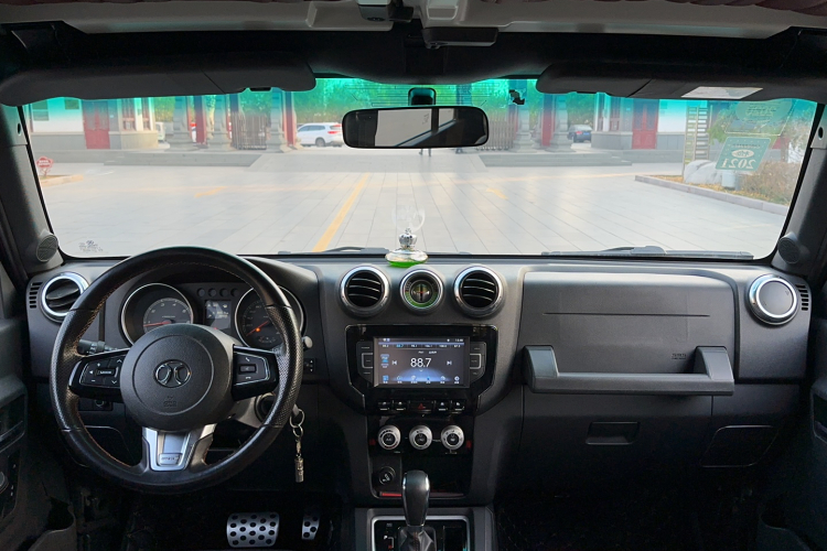 北京BJ40 2016款 40L 2.3T 自动四驱尊享版局部细节22