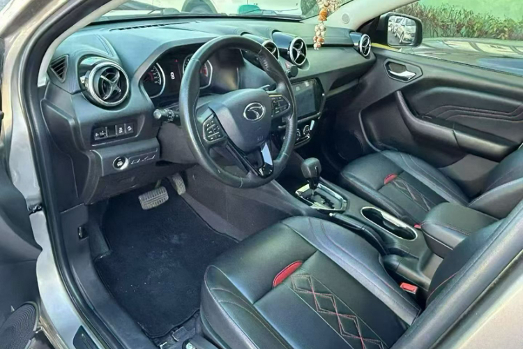 东南DX3 2018款 1.5T CVT尊贵型车身外观6003