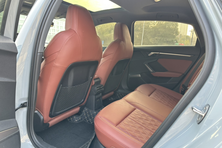 奥迪A3 2025款 A3L Limousine 35TFSI 飞驰尊享型中控内饰7001