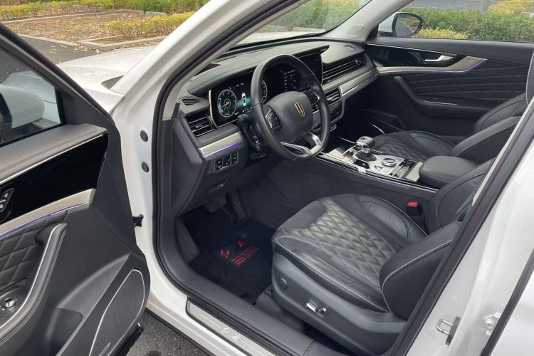 红旗HS5 2019款 2.0T 智联旗享版中控内饰7012