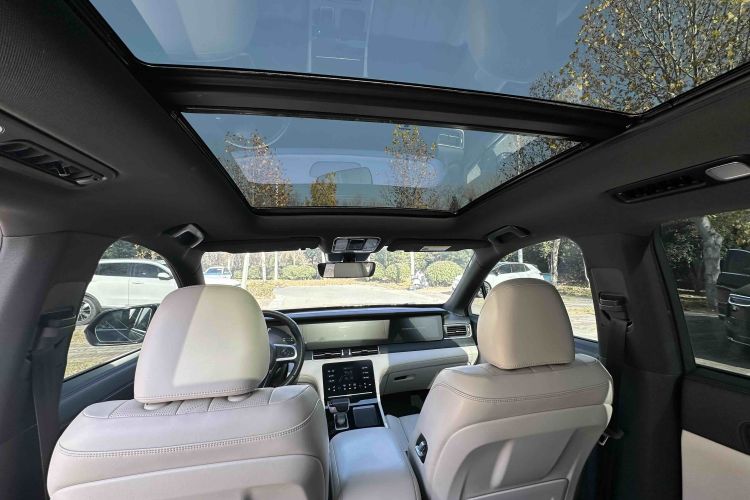 理想汽车 理想ONE 2020款 增程6座版中控内饰7005