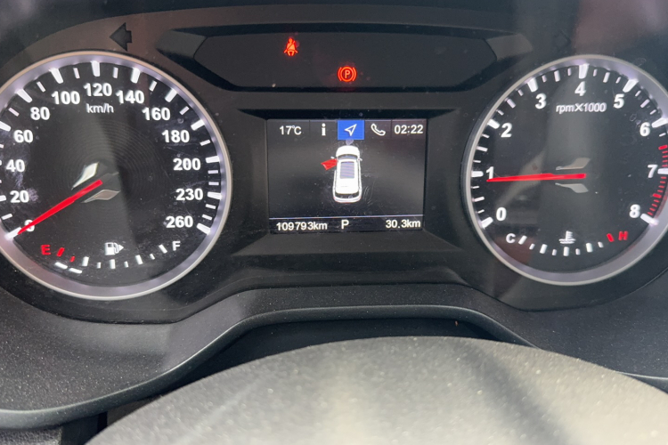 中华V6 2018款 1.5T 自动豪华型中控内饰15