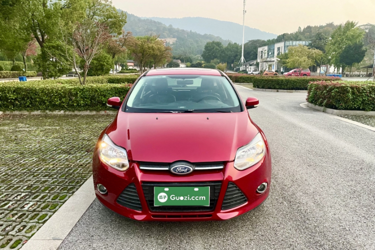 福特 福克斯 2012款 两厢 1.6L 自动风尚型车身外观6005