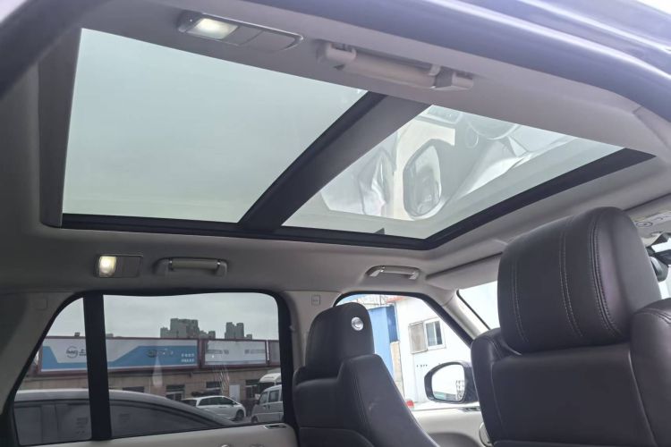 路虎 揽胜 2016款 3.0 SC V6 Vogue中控内饰7004