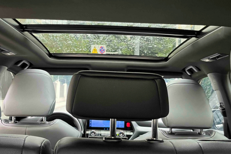 丰田 皇冠陆放 2022款 2.5L HEV四驱旗舰版中控内饰7008