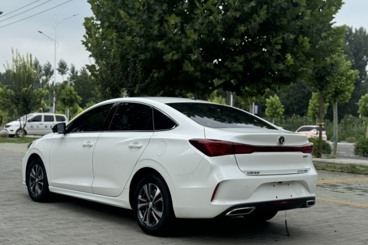 长安 逸动 2023款 畅享版 PLUS 蓝鲸NE 1.4T GDI DCT尊贵版车身外观6005