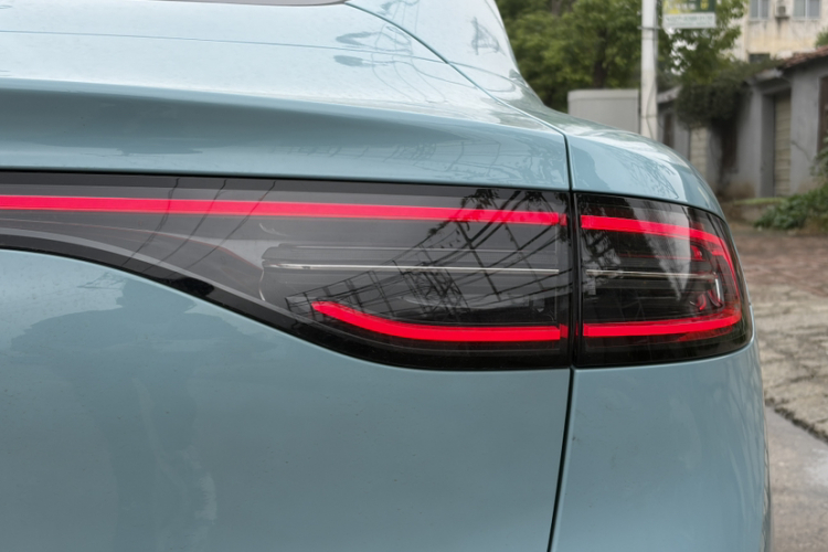 鸿蒙智行 智界S7 2025款 855km Max车身外观6002