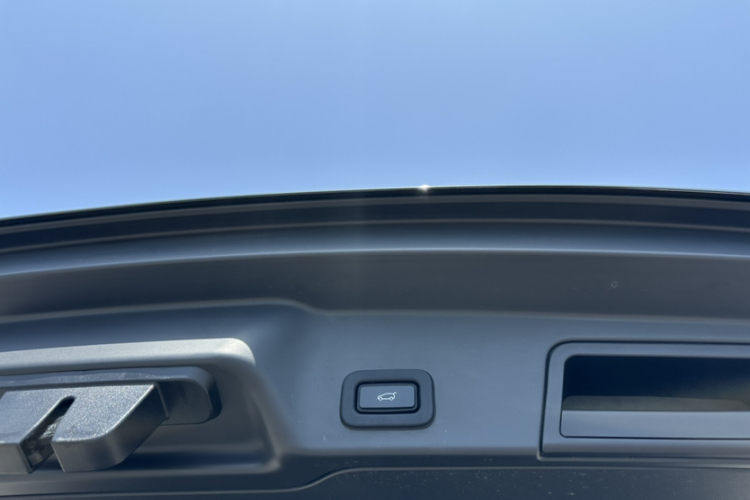 路虎 揽胜极光 2021款 极光L 249PS R-Dynamic First edition 首发版局部细节9001