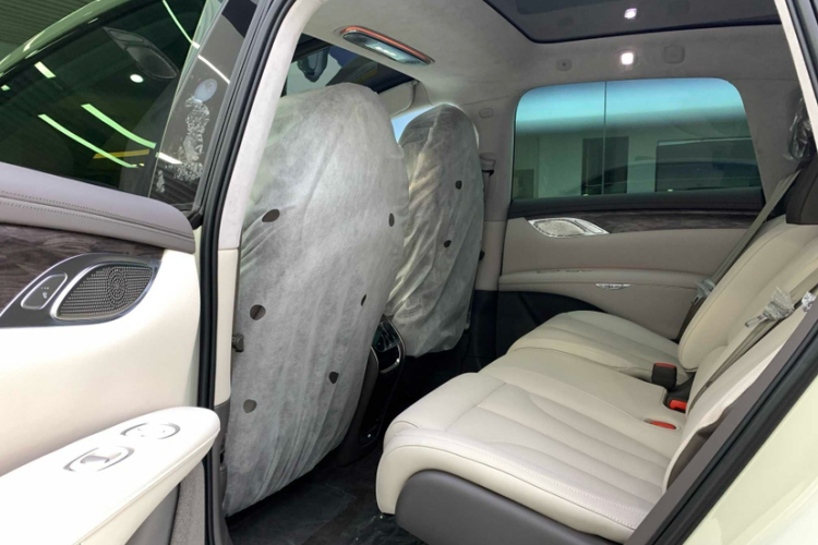 智己汽车 智己LS7 2024款 90kWh Max Elite后驱版中控内饰7005