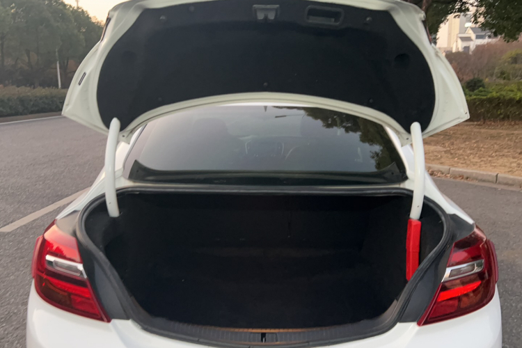 别克 君威 2015款 1.6T 时尚技术型局部细节23