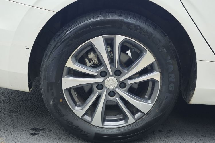 长安 逸动 2023款 畅享版 PLUS 蓝鲸NE 1.4T GDI DCT尊贵版车身外观6007