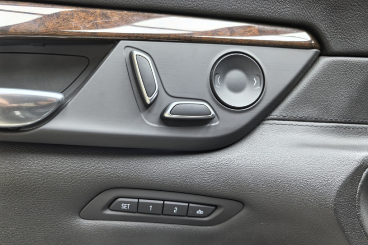 凯迪拉克CT6 2017款 28T 精英型中控内饰7003