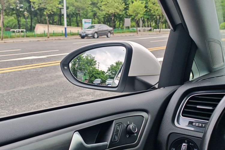 大众 高尔夫新能源(进口) 2018款 e-Golf中控内饰7010