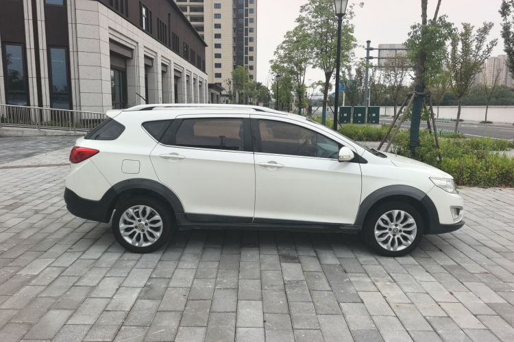 东风风神AX3 2016款 1.5L 自动尚酷型车身外观6002