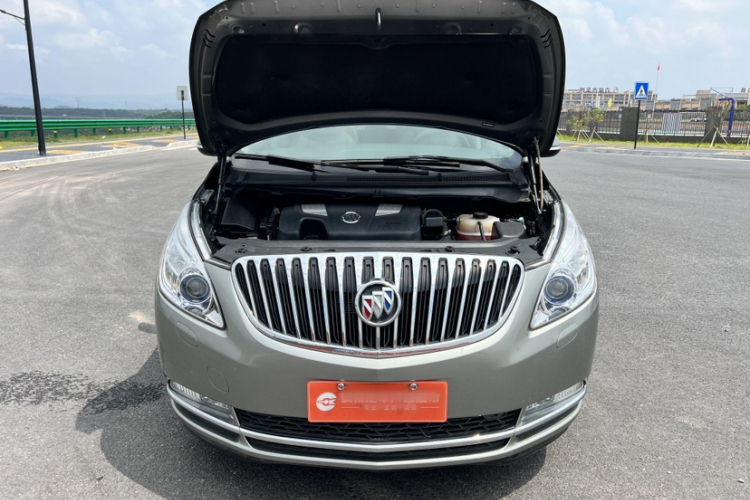 别克GL8 2013款 3.0L XT豪华商务旗舰版局部细节9004