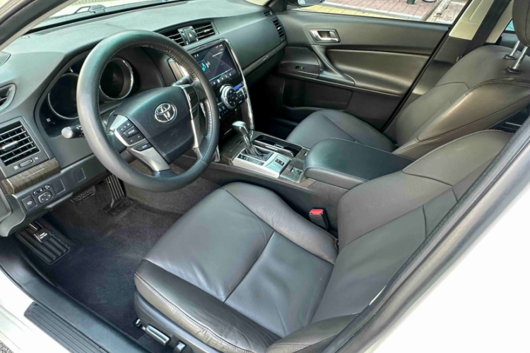 丰田 锐志 2013款 2.5V 菁锐版中控内饰7001