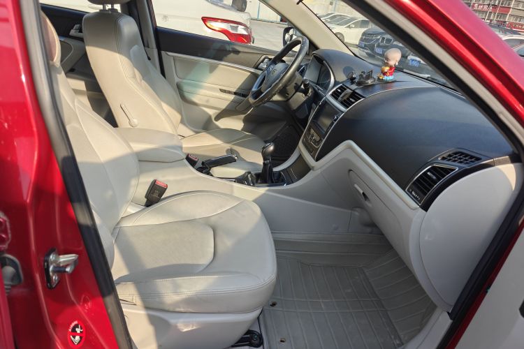 吉利汽车 帝豪 2014款 三厢 1.5L 手动精英型中控内饰7006