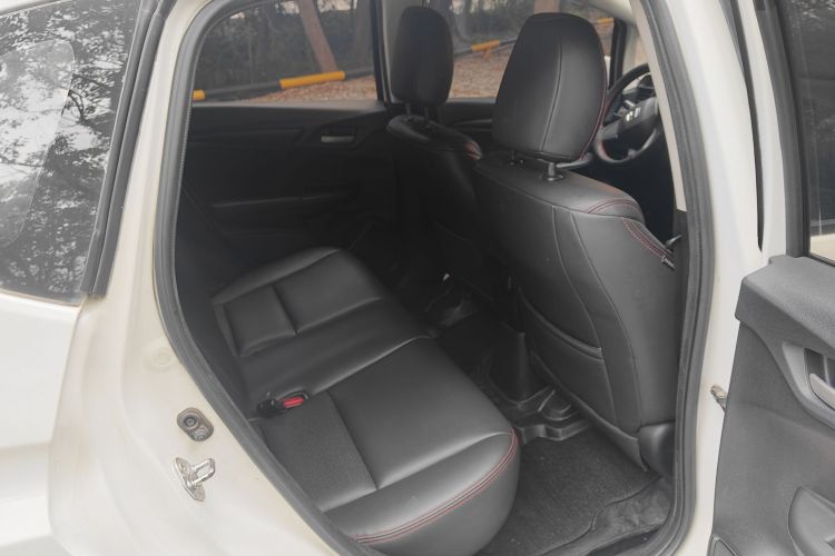 本田 飞度 2016款 1.5L LXS CVT舒适天窗版车身外观6008