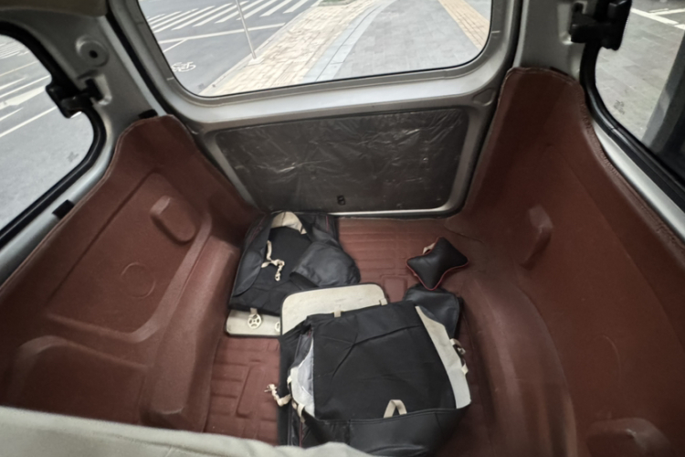 五菱汽车 五菱宏光V 2022款 1.5L劲取版电动助力LAR中控内饰7004