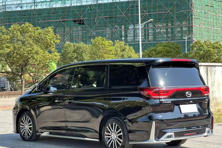 广汽传祺 传祺M8 2021款 大师系列 390T 尊贵版车身外观6003