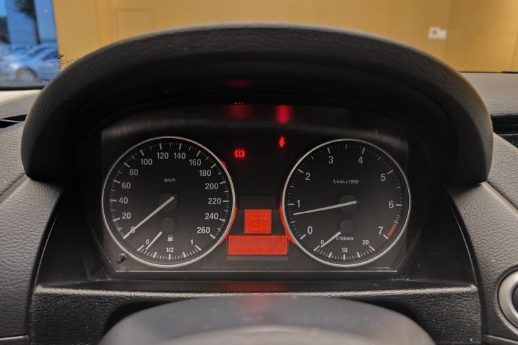 宝马X1 2013款 sDrive18i 时尚型中控内饰15