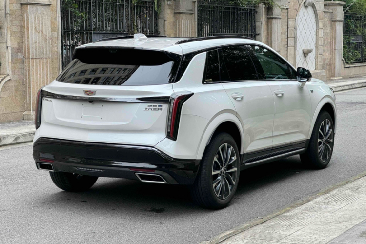 凯迪拉克XT5 2025款 2.0T 尊贵型车身外观6006